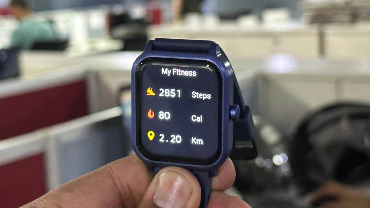 Fastrack Limitless FS1 Review in Hindi What Makes This Watch Different From Other Smartwatches