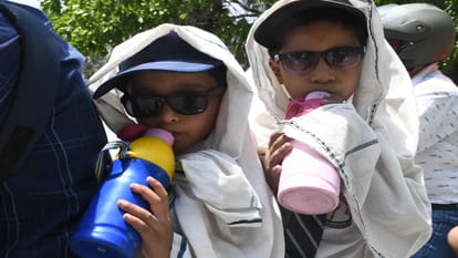 UP Weather Update, Life affected by Scorching heat and heat wave, feel 45 degree heat