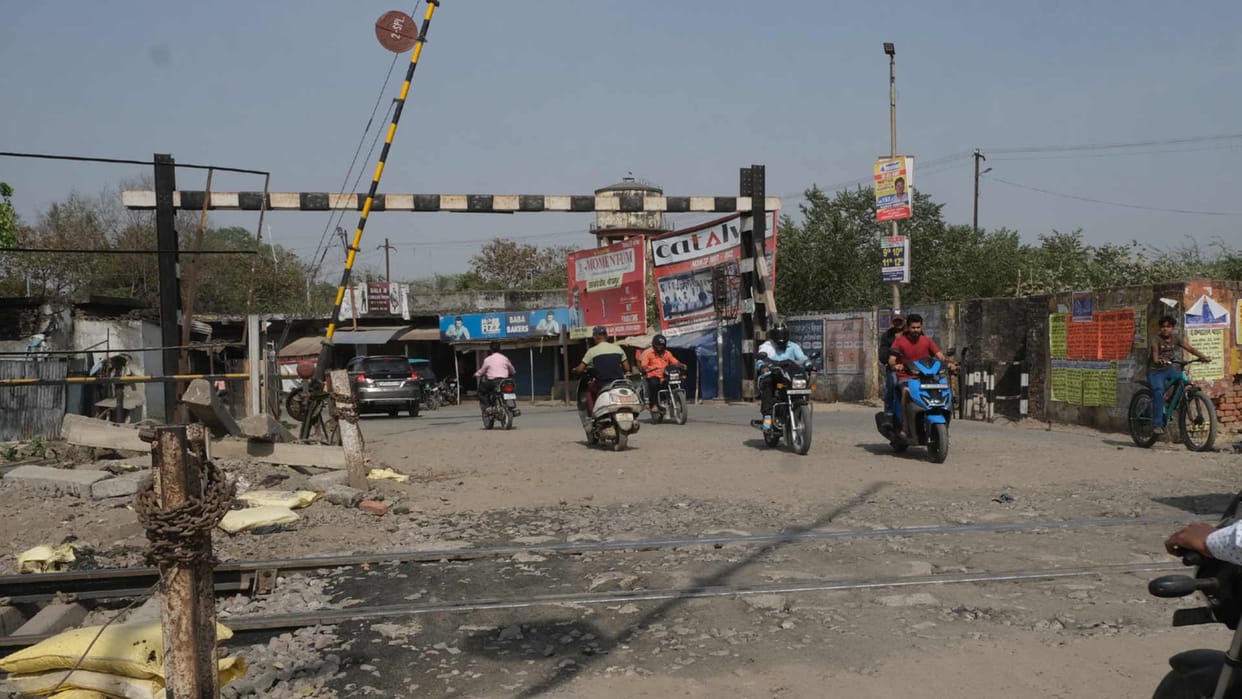 Railways got road repaired at Hadhwa gate crossing