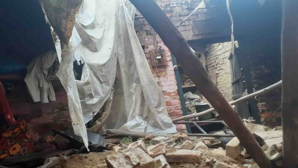 Unnao: roof collapsed, five people injured