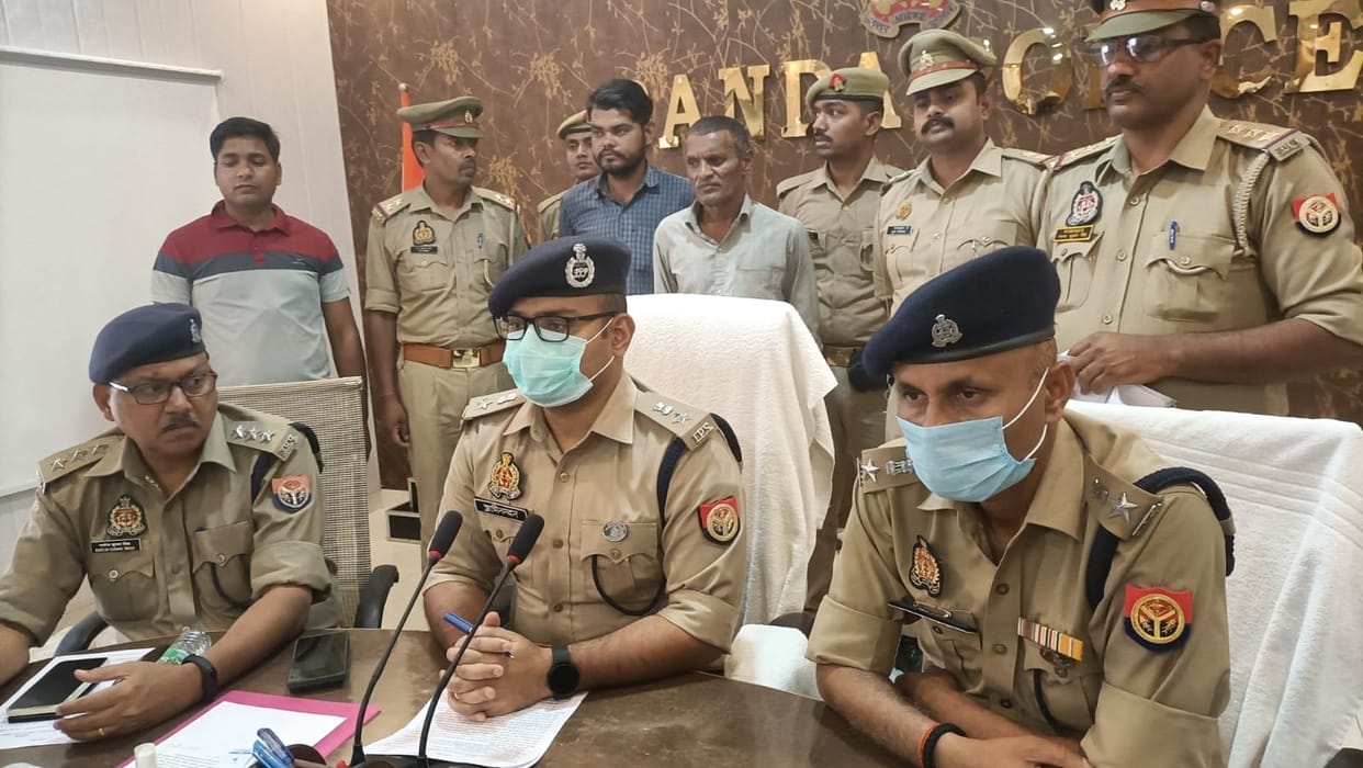 Police busted illegal arms factory in Banda, nine pistols and equipment recovered, two accused arrested