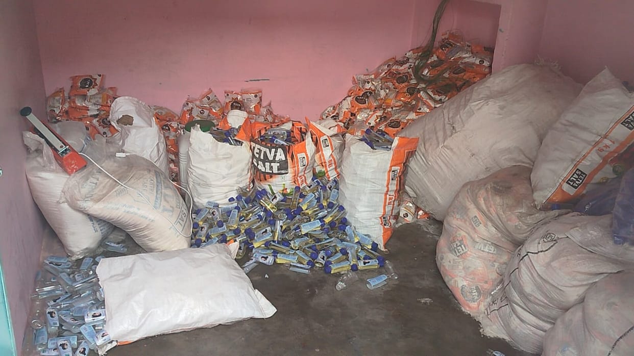 Katni: Accused arrested for fake packing of Tata's salt and Parachute's hair oil