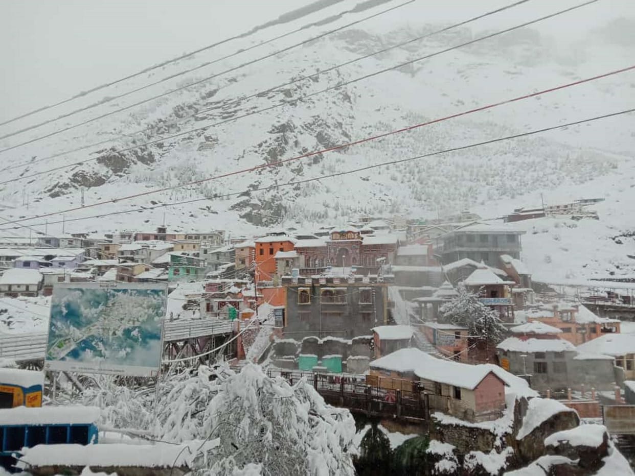 Badrinath Dham 25 saints applied for penance in winter