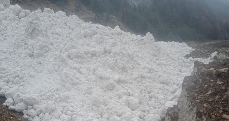 Uttarakhand Weather: Glacier broken near Khangla Nala on Tawaghat Lipulekh road after heavy Snowfall