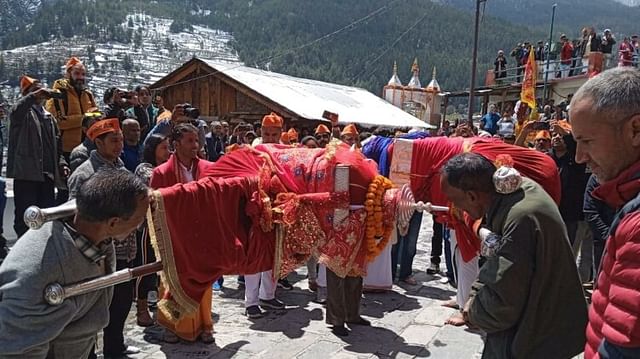 Kedarnath Dham Gangotri Dham Baba Kedar Maa Ganga doli left for their abode Chardham yatra 2023 Watch Photos