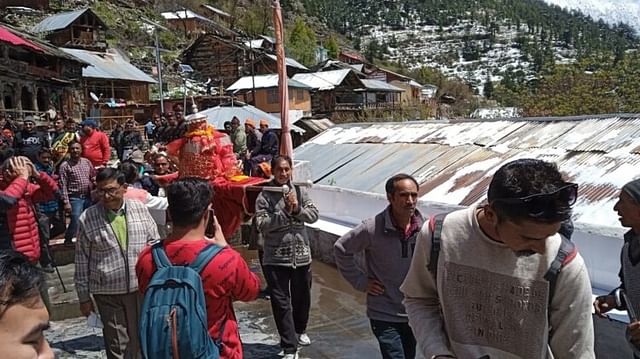 Kedarnath Dham Gangotri Dham Baba Kedar Maa Ganga doli left for their abode Chardham yatra 2023 Watch Photos