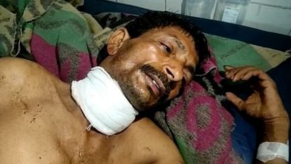 Bihar : सहरसा में बैट्री चोरी लेकर हुआ था विवाद, विरोध करने पर बदमाशों ने अधेड़ का गला रेता; हालत गंभीर बिहार: सहरसा में बैटरी चोरी के विवाद में बदमाशों ने अधेड़ की गला दबाकर हत्या की; गंभीर स्थिति