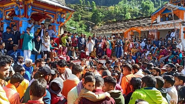 Kedarnath Dham Gangotri Dham Baba Kedar Maa Ganga doli left for their abode Chardham yatra 2023 Watch Photos