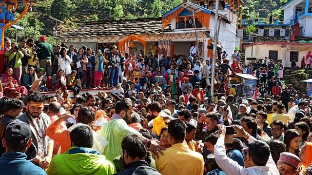 Kedarnath Dham Gangotri Dham Baba Kedar Maa Ganga doli left for their abode Chardham yatra 2023 Watch Photos