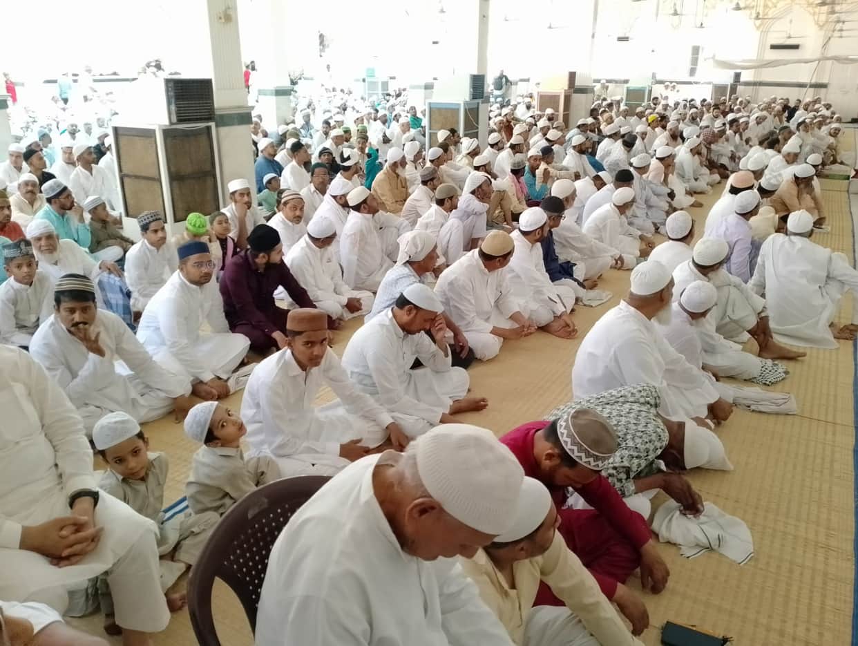 Alvida Juma Namaz offered in mosques, Police deployed with force near Gyanvapi Masjid