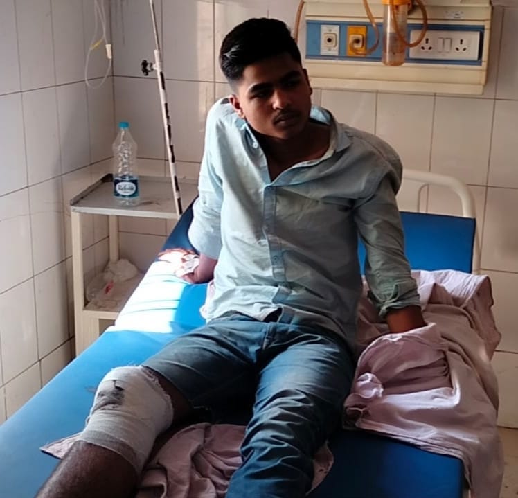 Azamgarh: Killer of parents and sister caught, injured in police encounter, undergoing treatment in hospital