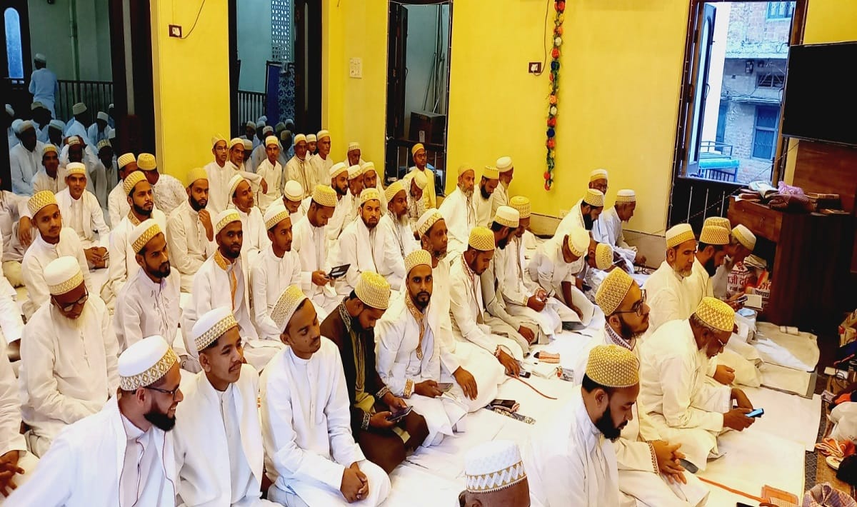 Eid-ul-Fitr 2023 Dawoodi Bohra community in Azamgarh celebrated Eid today