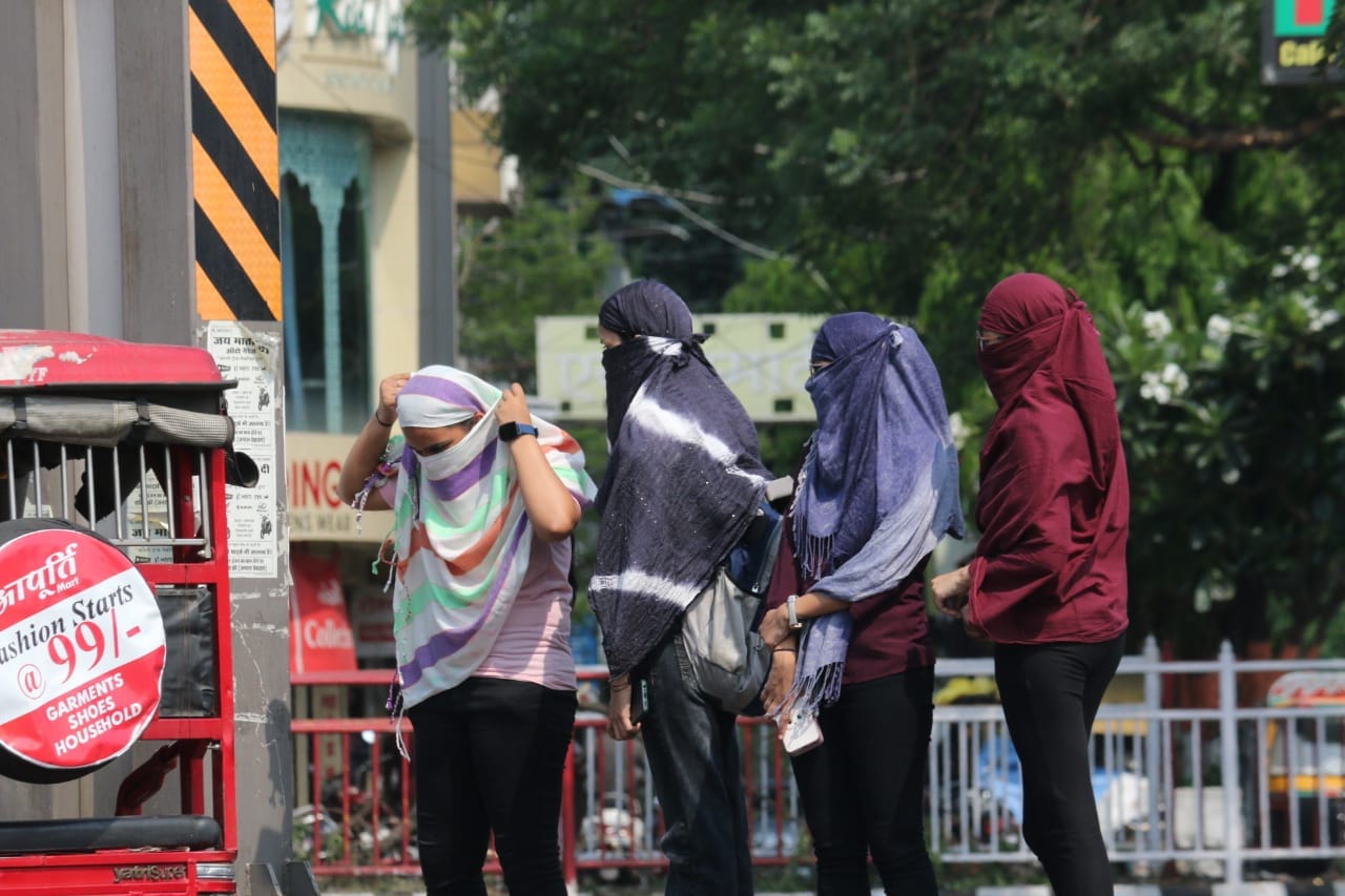 एमपी मौसम आज: भोपाल में दिन के समय तीखी धूप ने लोगों को परेशान किया।