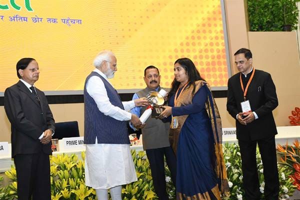 MP News: Burhanpur became the country's model district in Jal Jeevan Mission, PM honored Collector Bhavya Mitt