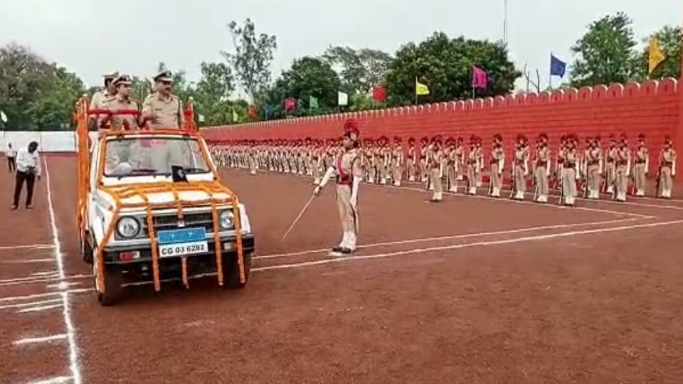 Training of 280 women constables of Bastar Fighters completed