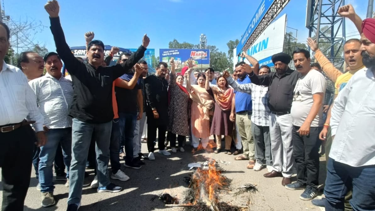 Jammu Kashmir: Outrage over terrorist attack in Poonch effigies of Pakistan and terrorism burnt at various pla