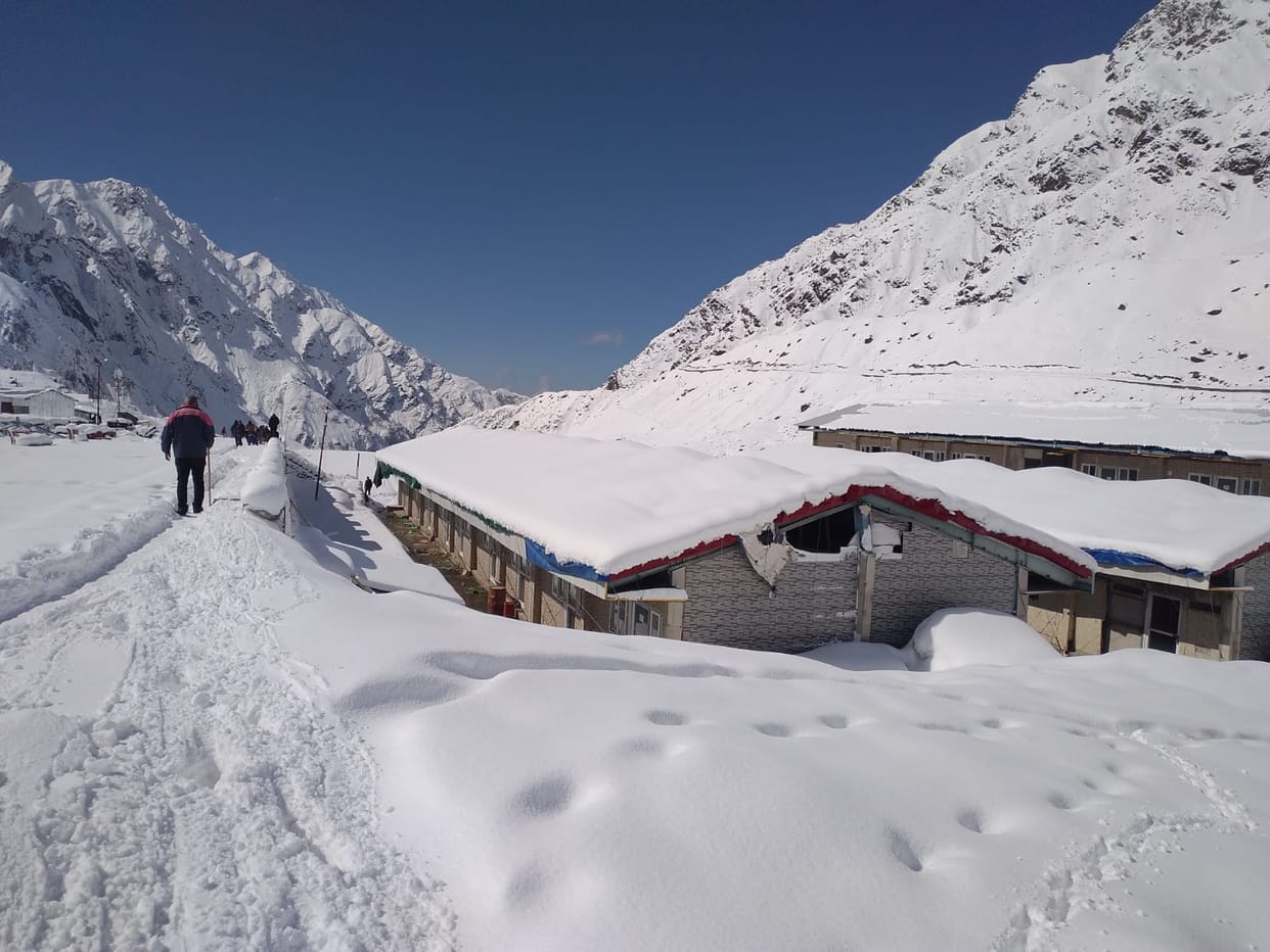 Uttarakhand Weather News Today alert for Snowfall in chardham and high altitude areas