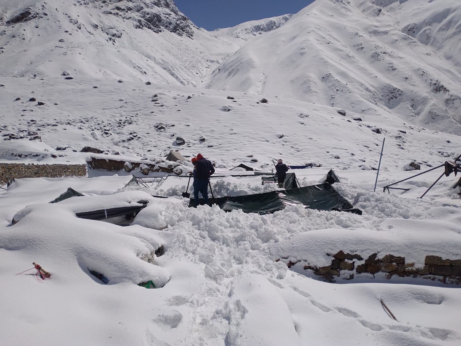 Kedarnath dham Snow Covered beautiful Visuals see before portals Open on 25th April