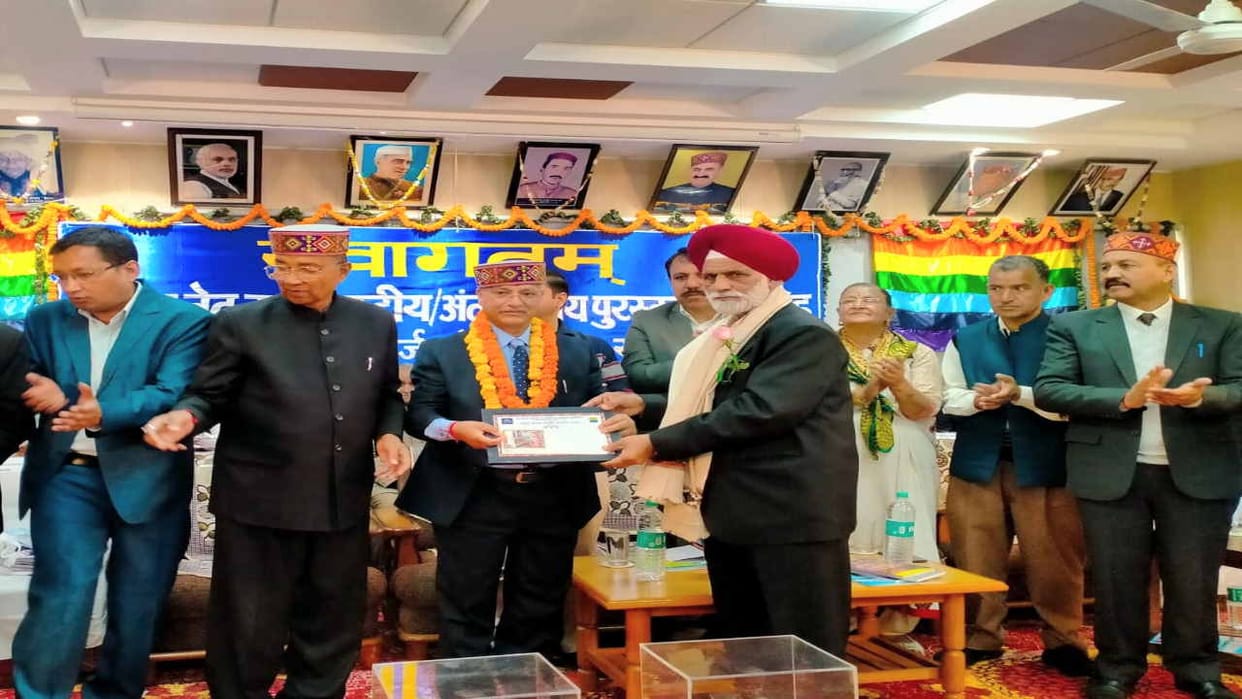International Award to Dr. Gulab Singh of Jharkhand in Cooperation