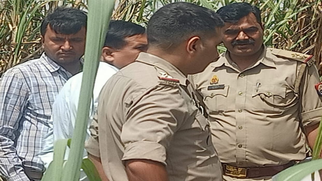 UP Crime: Dead body of youth have found in a land in Parikshitgarh of Meerut