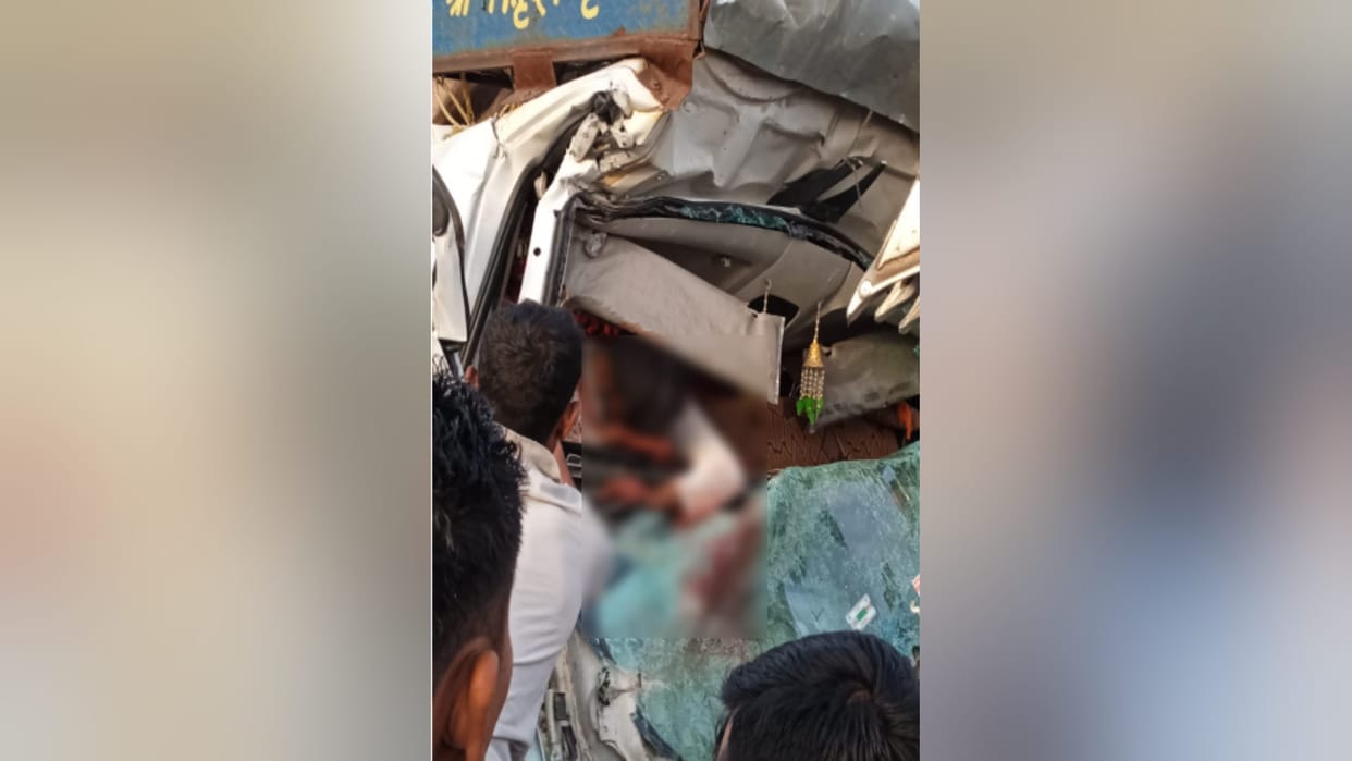Truck driver killed in accident on Delhi Dehradun highway in Meerut