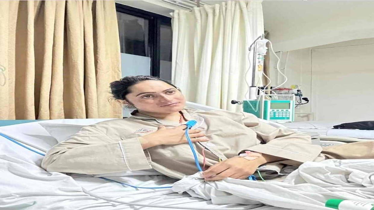 The governor inquired about the well-being of mountaineer Baljit Kaur over the phone.