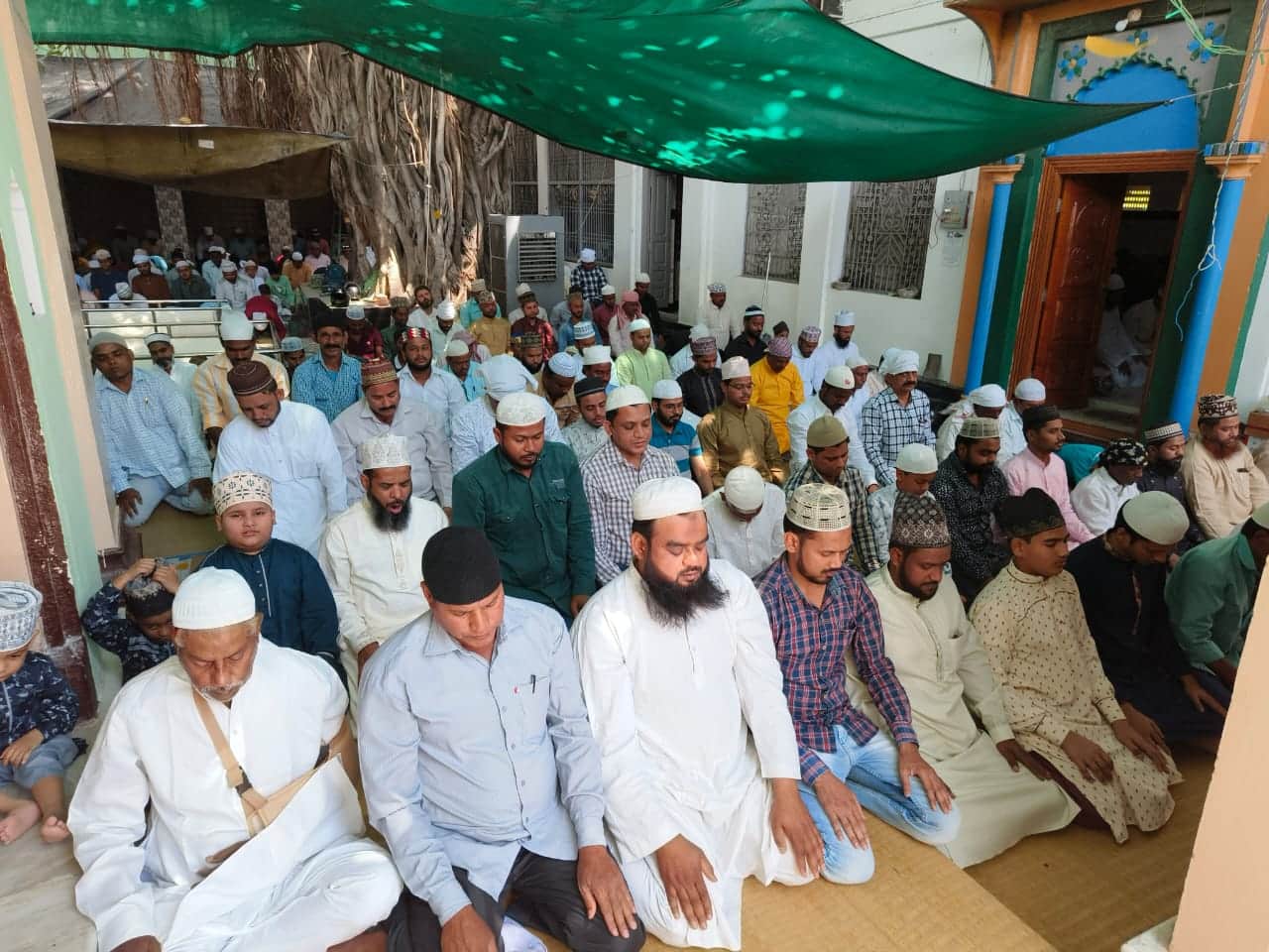 Alvida Juma Namaz offered in mosques, Police deployed with force near Gyanvapi Masjid