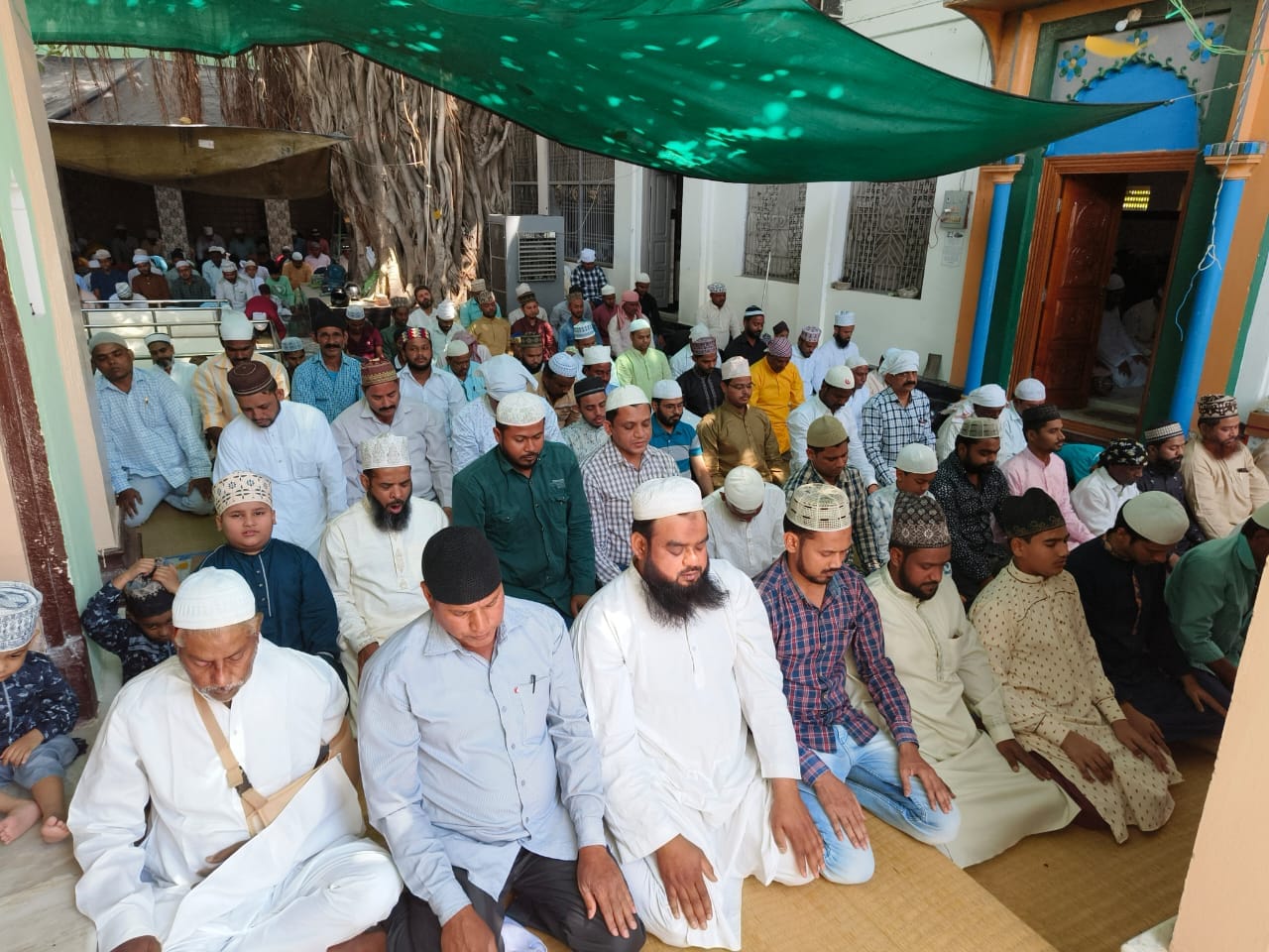 Alvida Juma Namaz offered in mosques, Police deployed with force near Gyanvapi Masjid