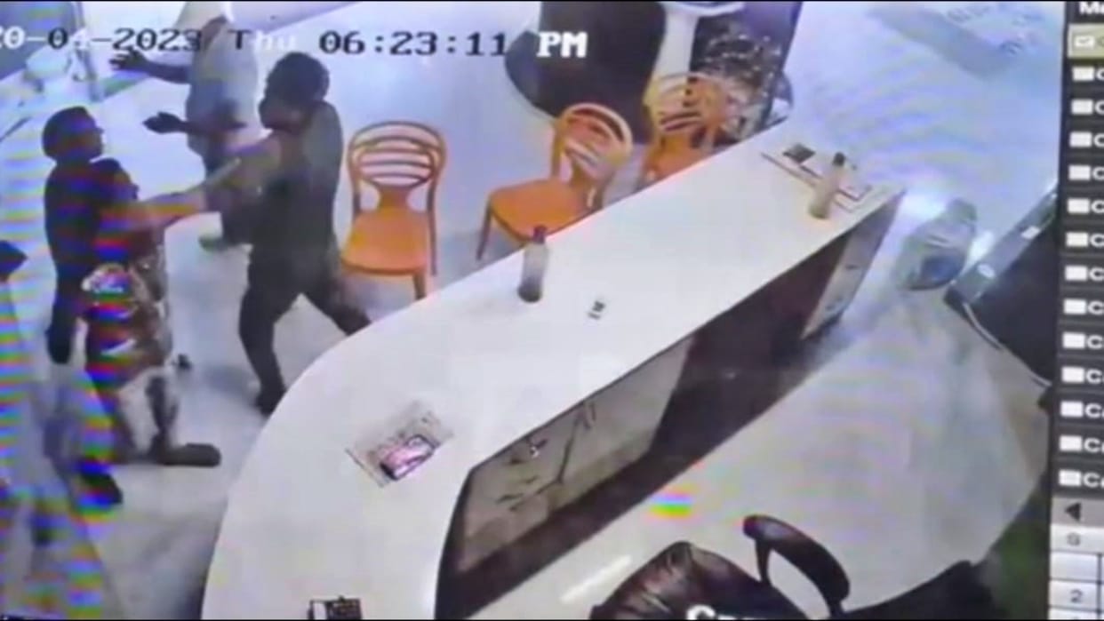 Three bullies beat up pump worker for demanding Rs 60 for petrol in Arrah
