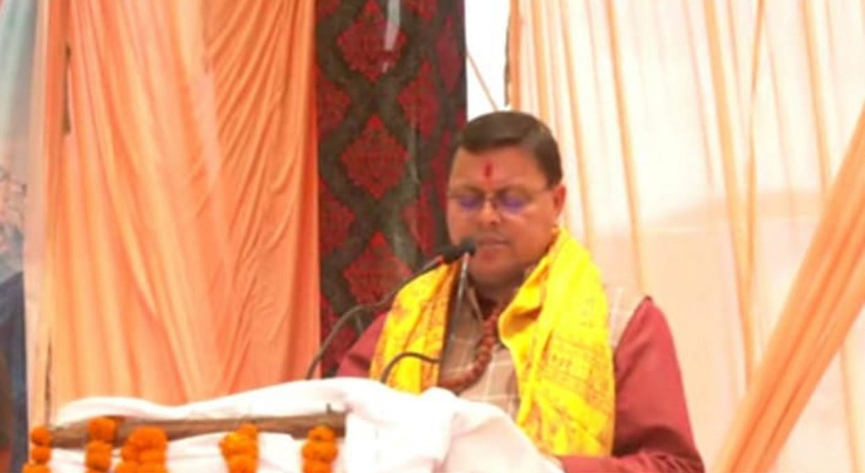 CM Dhami flagged off buses for Chardham Yatra from Rishikesh Uttarakhand news