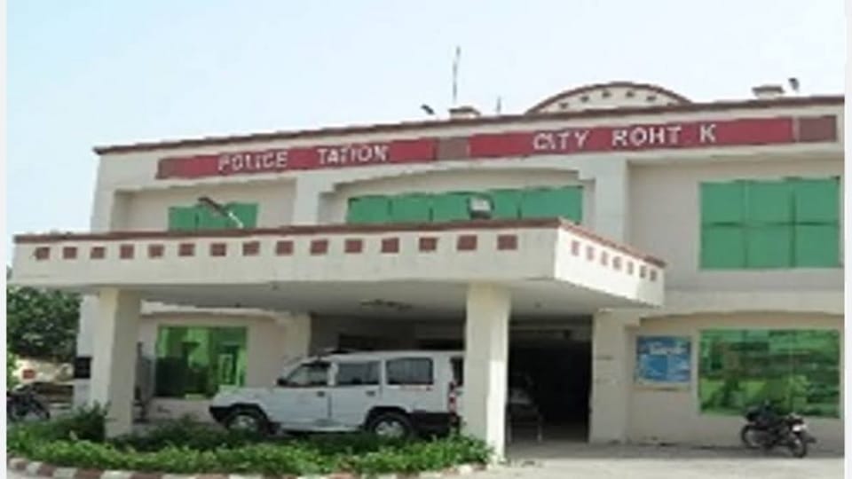 Two lakh 20 thousand rupees looted from cooler businessman in Rohtak