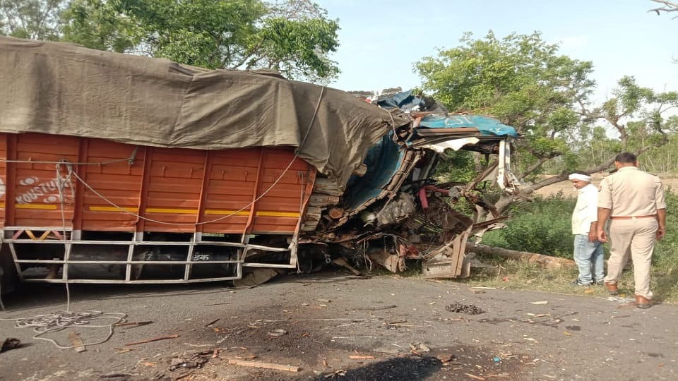 Drivers killed in collision of two trucks on Muzaria-Kachla road in Budaun