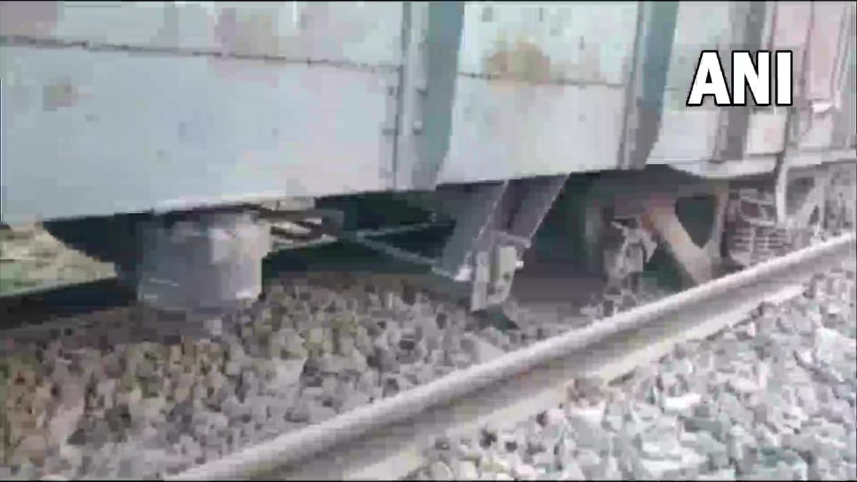 Tamil Nadu: Goods train derails in Krishnagiri district, Southern Railway cancels four trains