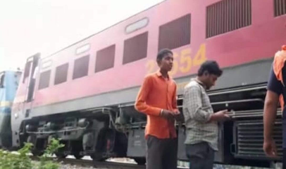 Lucknow Intercity Express saved from burning train wheel caught fire due to brake jam