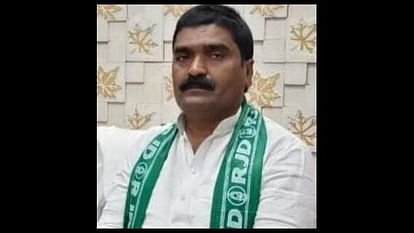 बिहार: बेगूसराय में सड़क हादसे में राजद नेता की मौत, परिजनों ने बताया मामला संदिग्ध