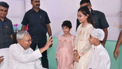ईद मुबारक 2023: पटना के गांधी मैदान में 38 हजार लोगों ने अदा की ईद की नमाज, सीएम नीतीश ने दी बधाई
