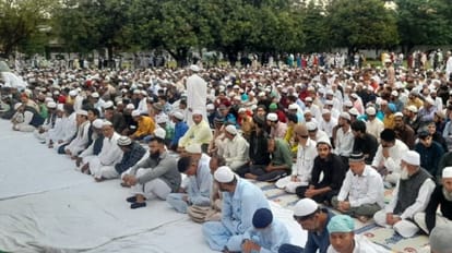 Poonch Terror Attack: पुंछ हमले के शोक में संगयोट गांव में नहीं मनी ईद, शहीदों के परिजनों के लिए मांगी दुआ Poonch Terror Attack: Eid was not celebrated in Sangyot village in mourning, prayed families martyrs