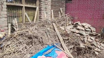 ईद की खुशियां मातम में बदलीं: जालौन में छप्पर गिरने से मलबे में दबकर मां व दो मासूम बच्चों की मौत, एक घायल Three Died and one injured after falling under debris in Jalaun