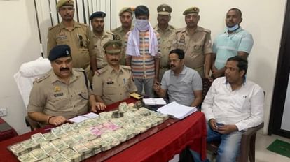 Varanasi: रेलवे स्टेशन से 27 लाख रुपये के साथ बिहार जा रहा युवक पकड़ाया, पड़ताल में जुटा आयकर विभाग Youth going to Bihar caught with Rs 27 lakh from varanasi railway station