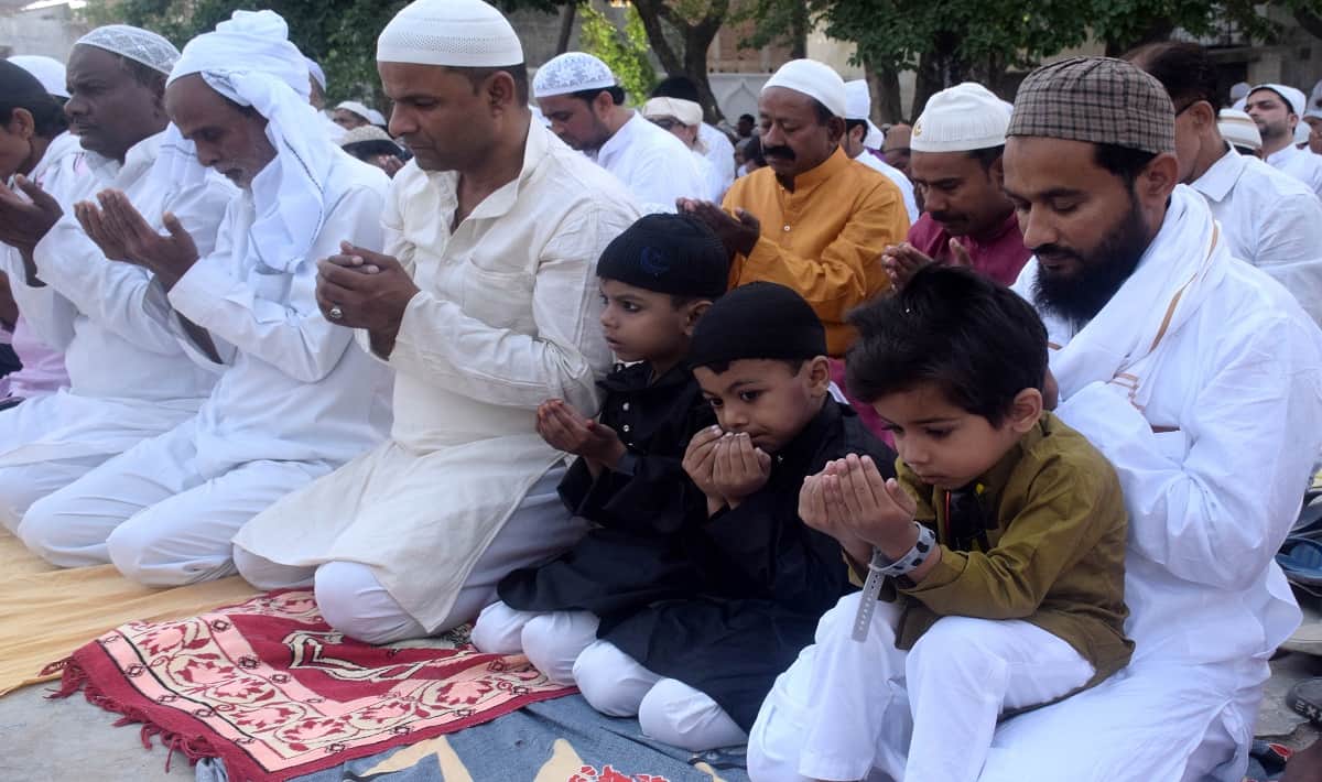 Eid 2023 varanasi Gyanvapi to Azamgarh Jama Masjid see Eid celebrations in pictures