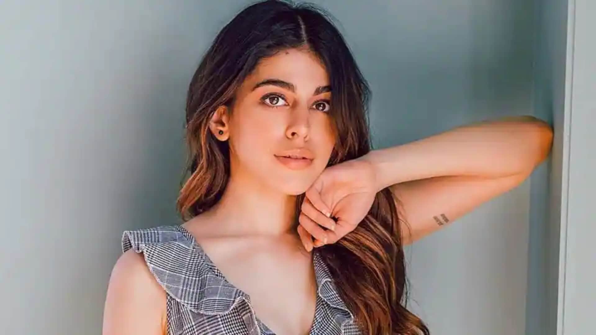 Alaya F to Share Screen Space with Mother Pooja Bedi and GrandFather Kabir Bedi Know details here