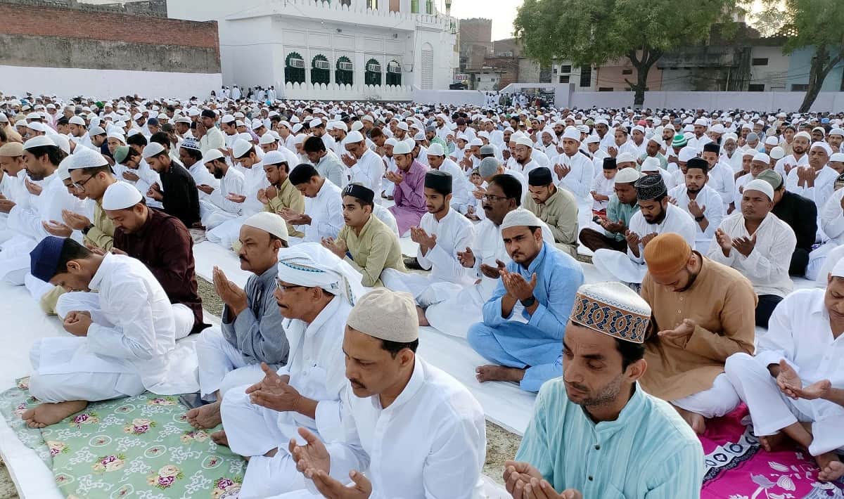 Eid 2023 varanasi Gyanvapi to Azamgarh Jama Masjid see Eid celebrations in pictures