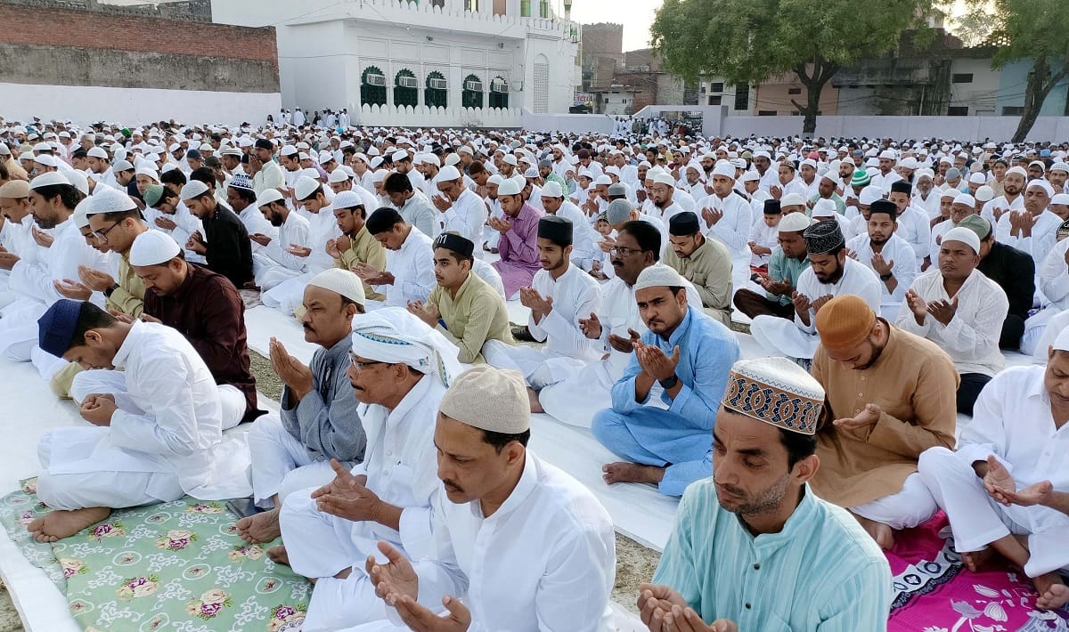 Eid 2023 varanasi Gyanvapi to Azamgarh Jama Masjid see Eid celebrations in pictures