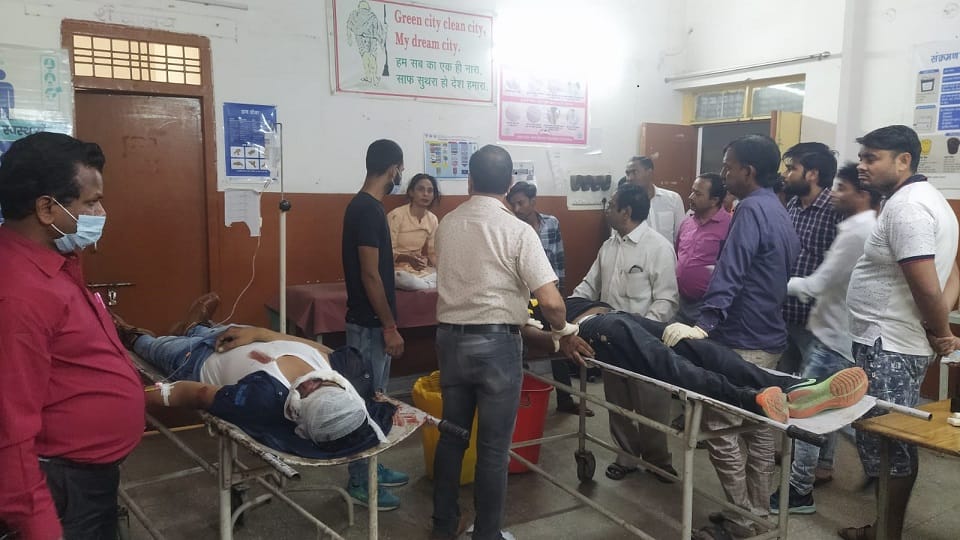 Two youths were killed in bike collision in Firozabad while two people including girl were injured