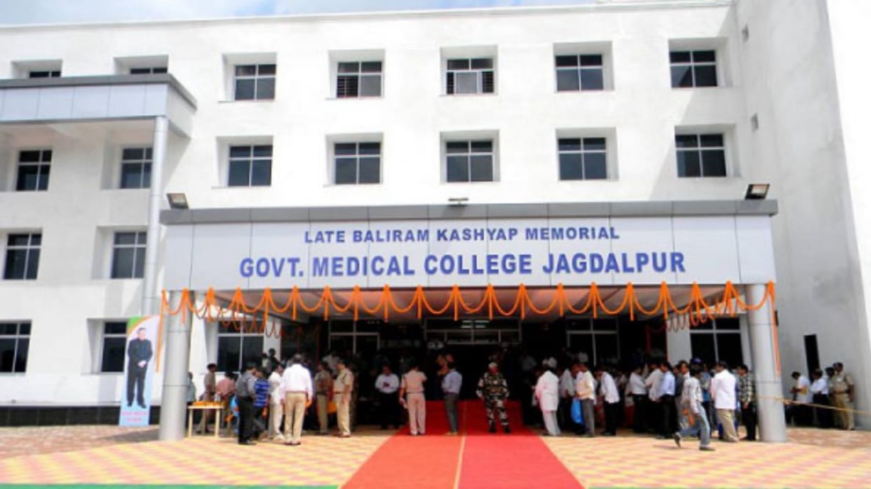 Laborer injured after cutter machine fell on his chest in Jagdalpur