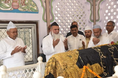 Eid Mubarak 2023: 38 thousand people offered Eid prayers at Gandhi Maidan in Patna, CM Nitish congratulated
