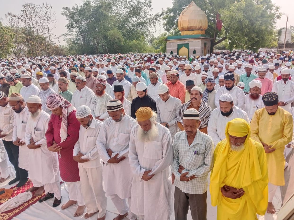 Eid ul Fitr: Eid prayers performed with devotion, children seen happy for Idi, security arrangements in Idgah