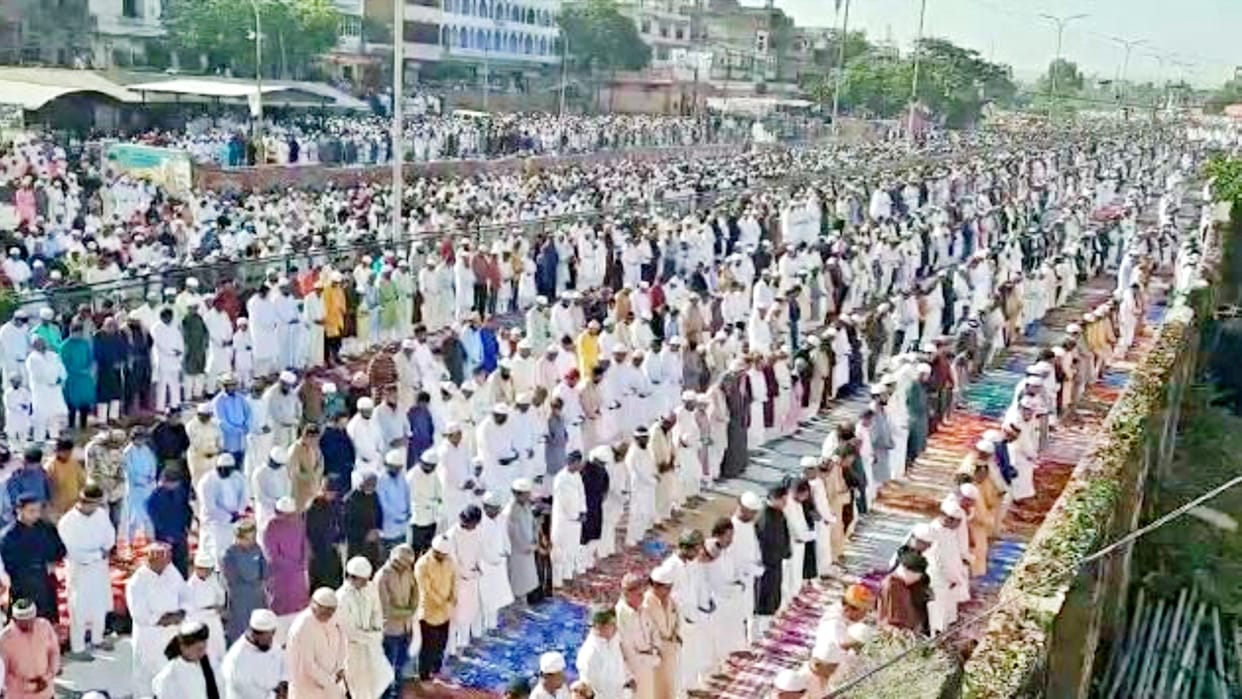 On Eid ul Fitr, Namazis offered Namaz at Idgah located on Delhi Road