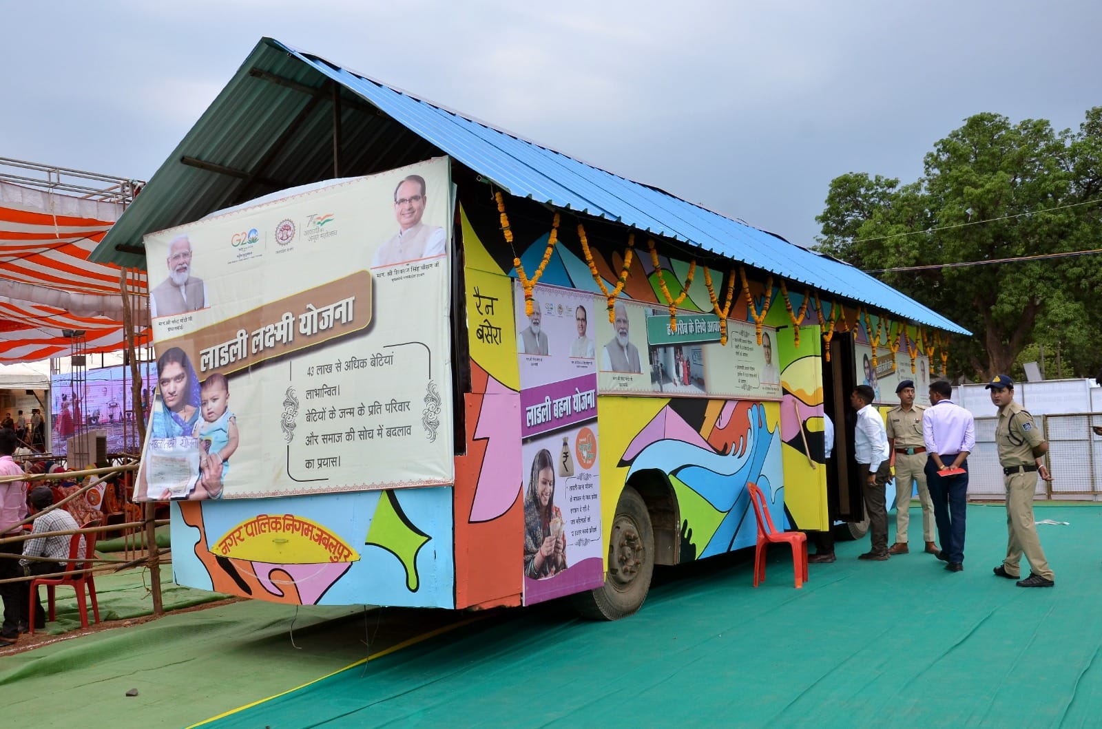 Innovation of Jabalpur Municipal Corporation, night shelters and changing rooms made from junk buses