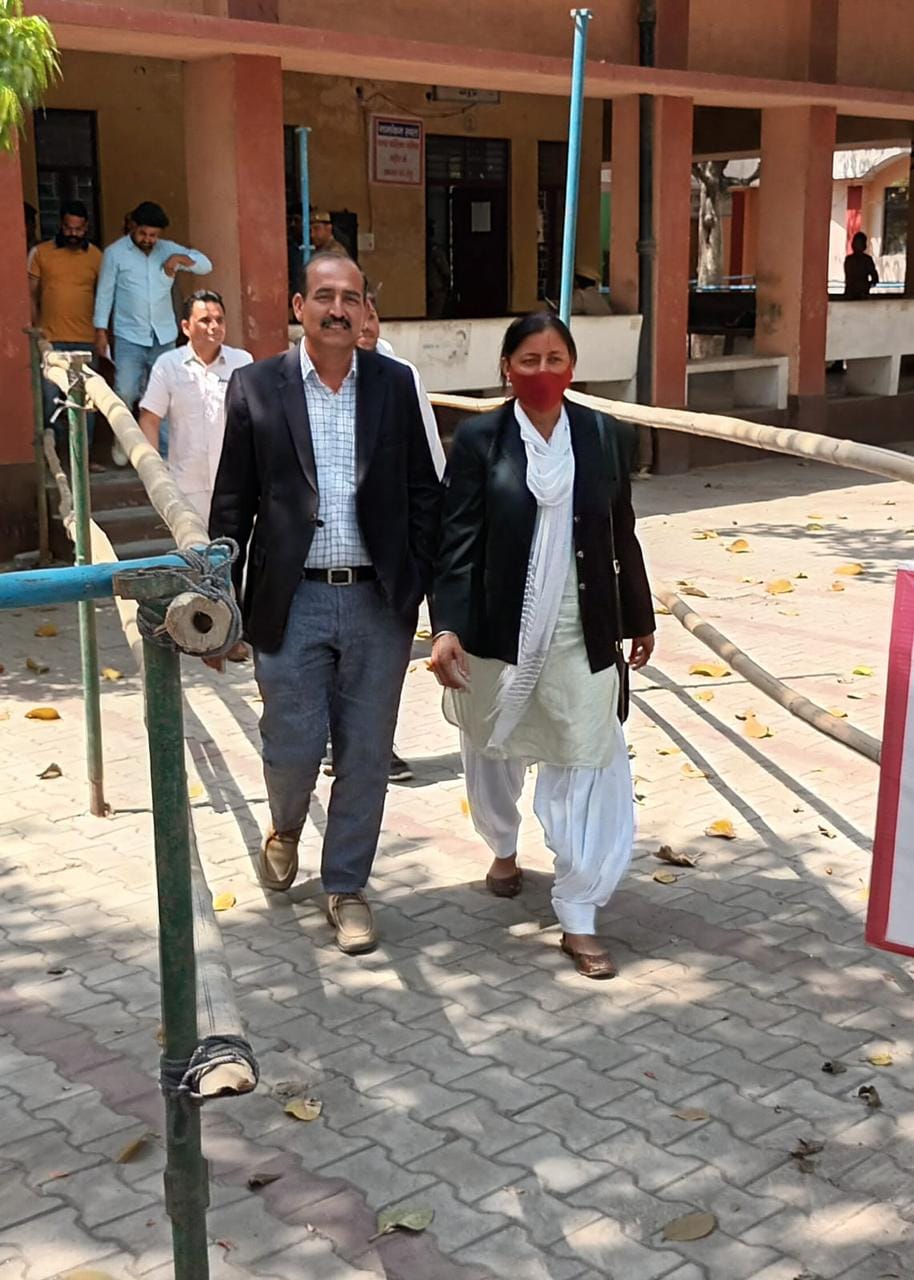 Nikay Chunav: Notorious Sunil Rathi wife arrives in Baghpat to nominate for Nagar Panchayat President